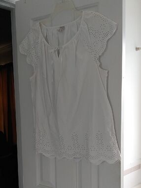 Madison White Eyelet Tie-Front Flutter Sleeve Blouse Top